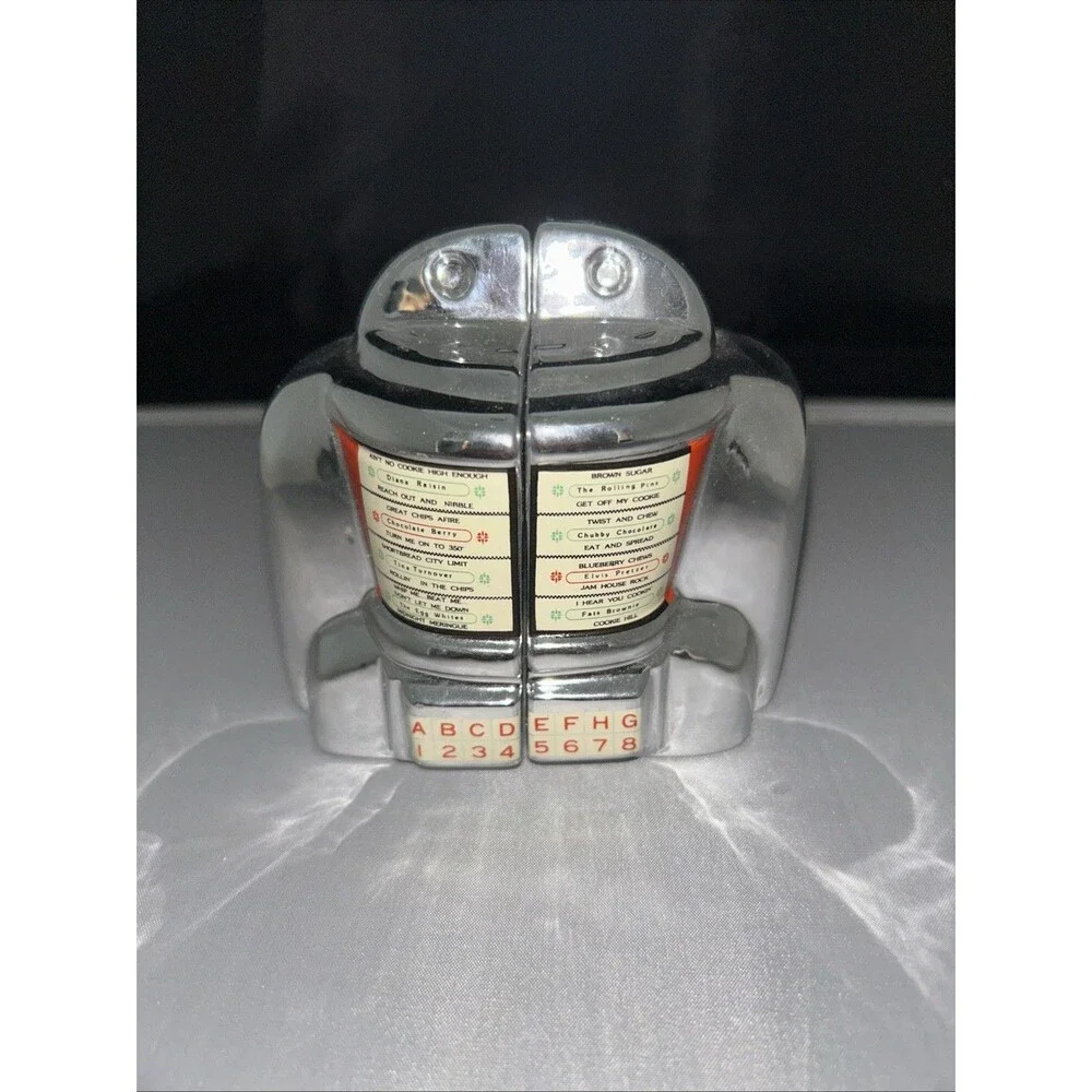 Vandor Jukebox SALT & PEPPER SHAKERS 3.5” 1992 Made In Taiwan Ceramic